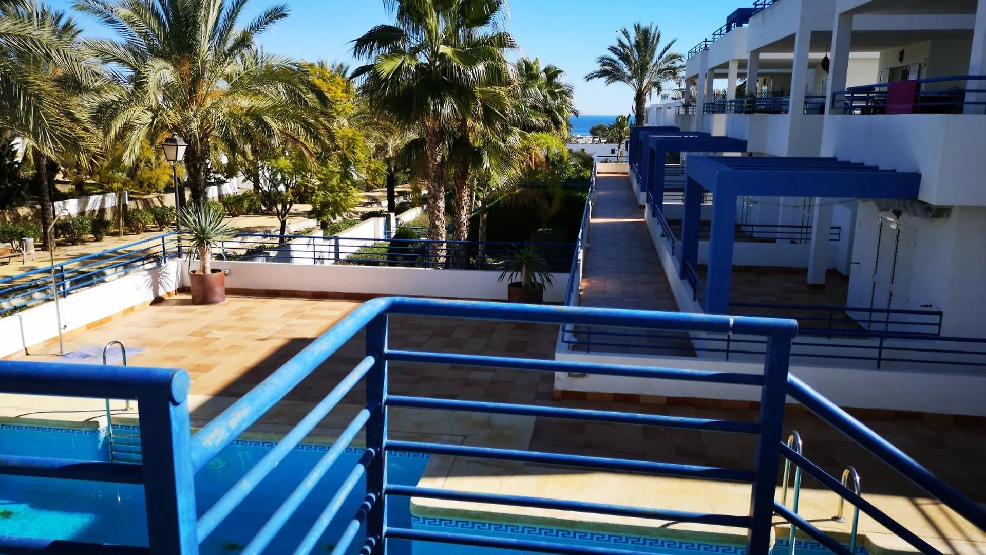 Pueblo Dorado, Mojacar location